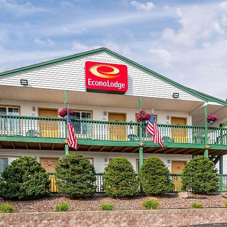 Rodeway Inn Lake George Outlets Exterior photo